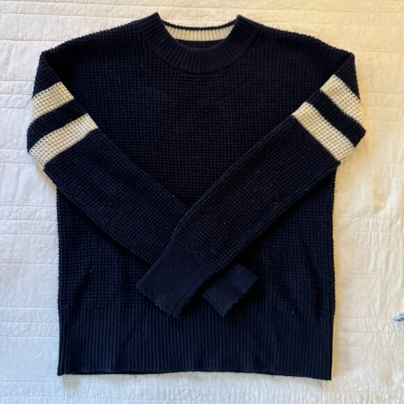 Faherty wisp waffle sweater in navy - Picture 8 of 13